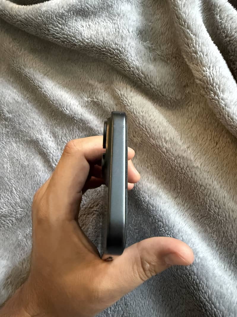 Apple iPhone 15 5