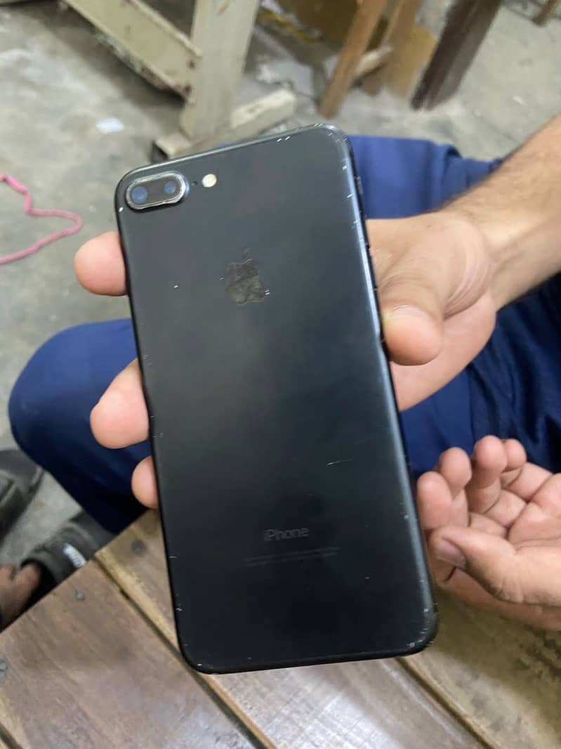 Apple iPhone 7 Plus 4
