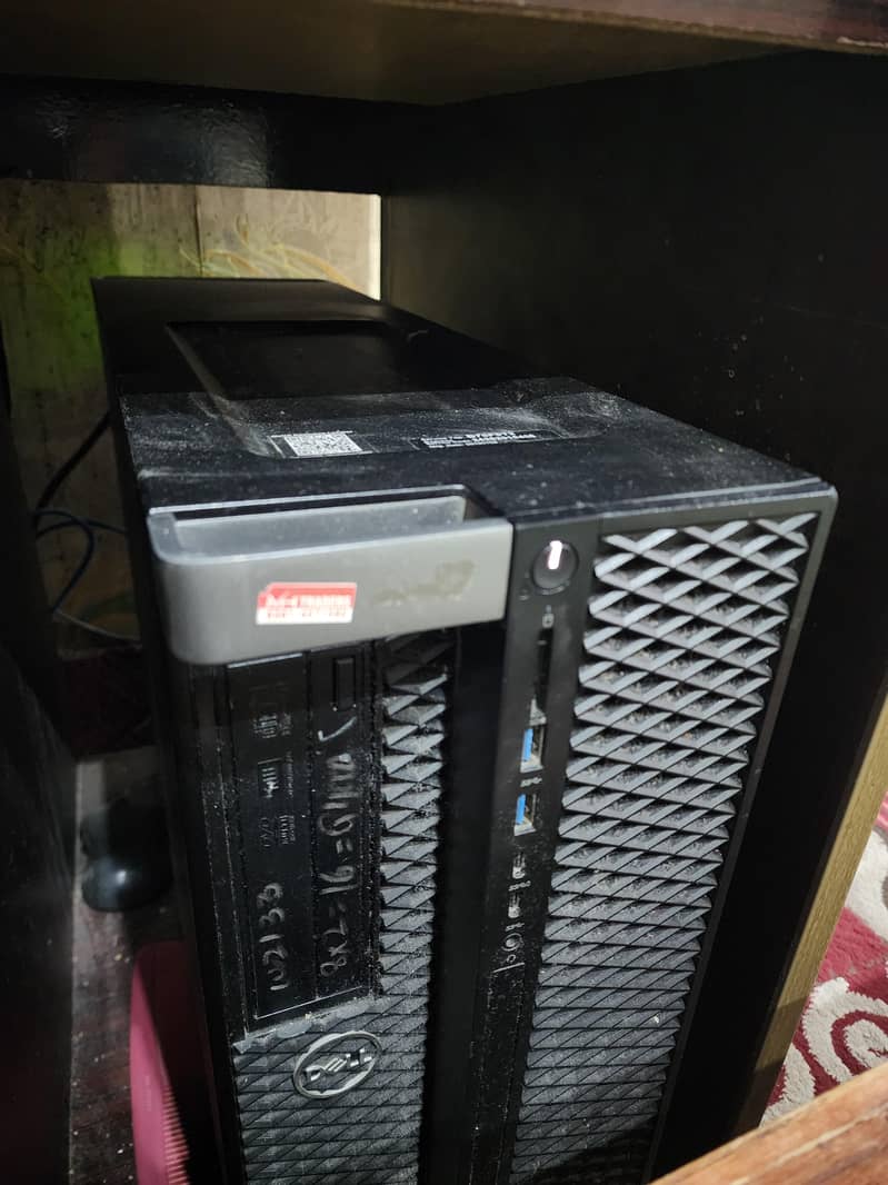 Dell Precision 5820 Tower 0