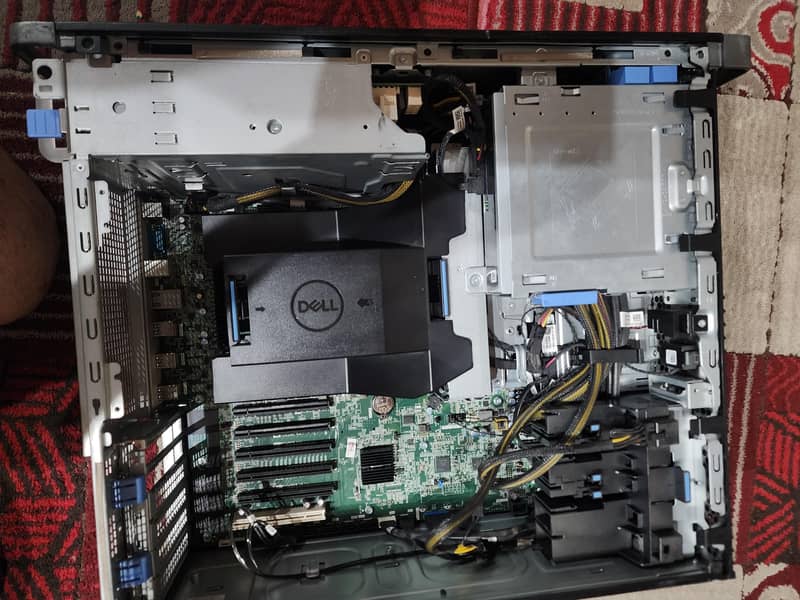 Dell Precision 5820 Tower 4