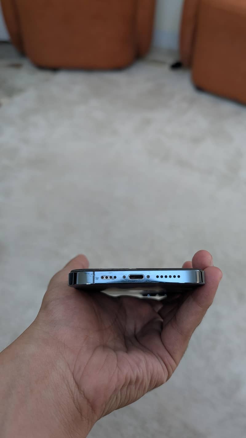 iPhone 12 Pro Max 4