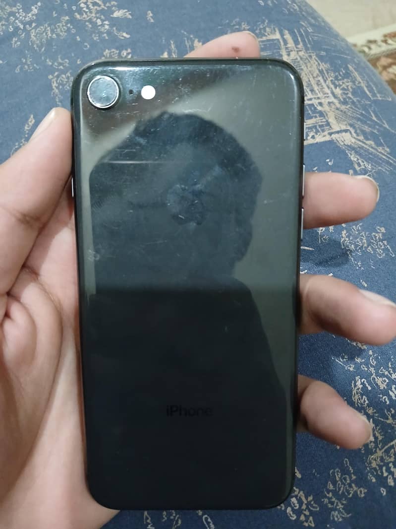 Apple iPhone 8 3