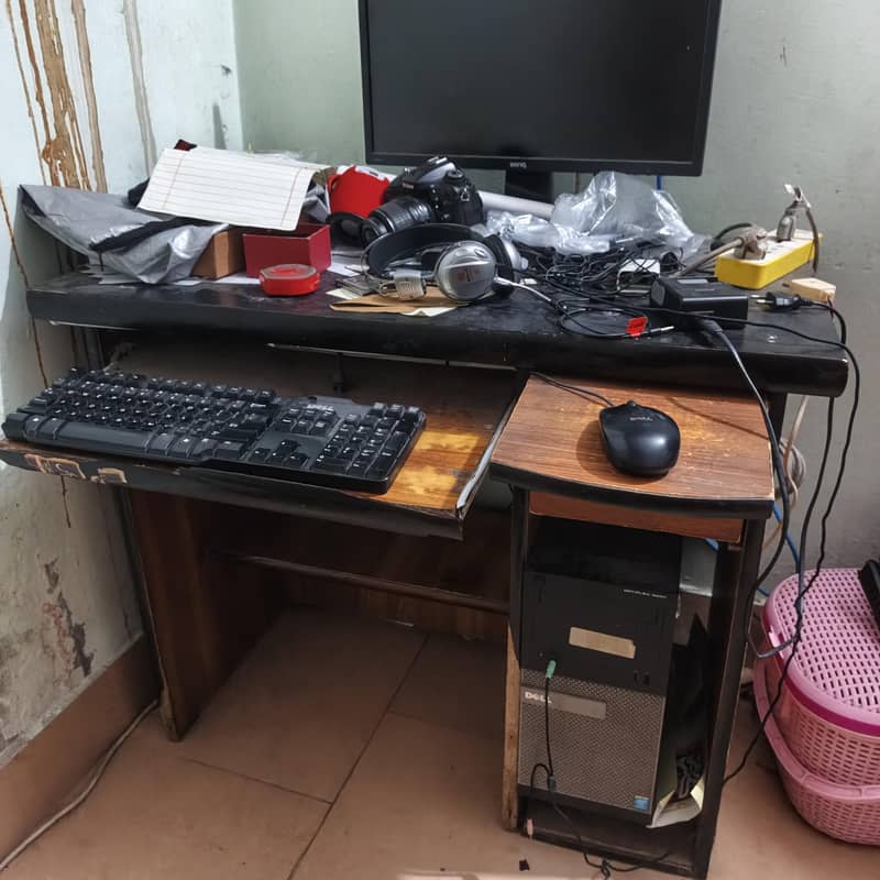 computer table full setup with led light 0