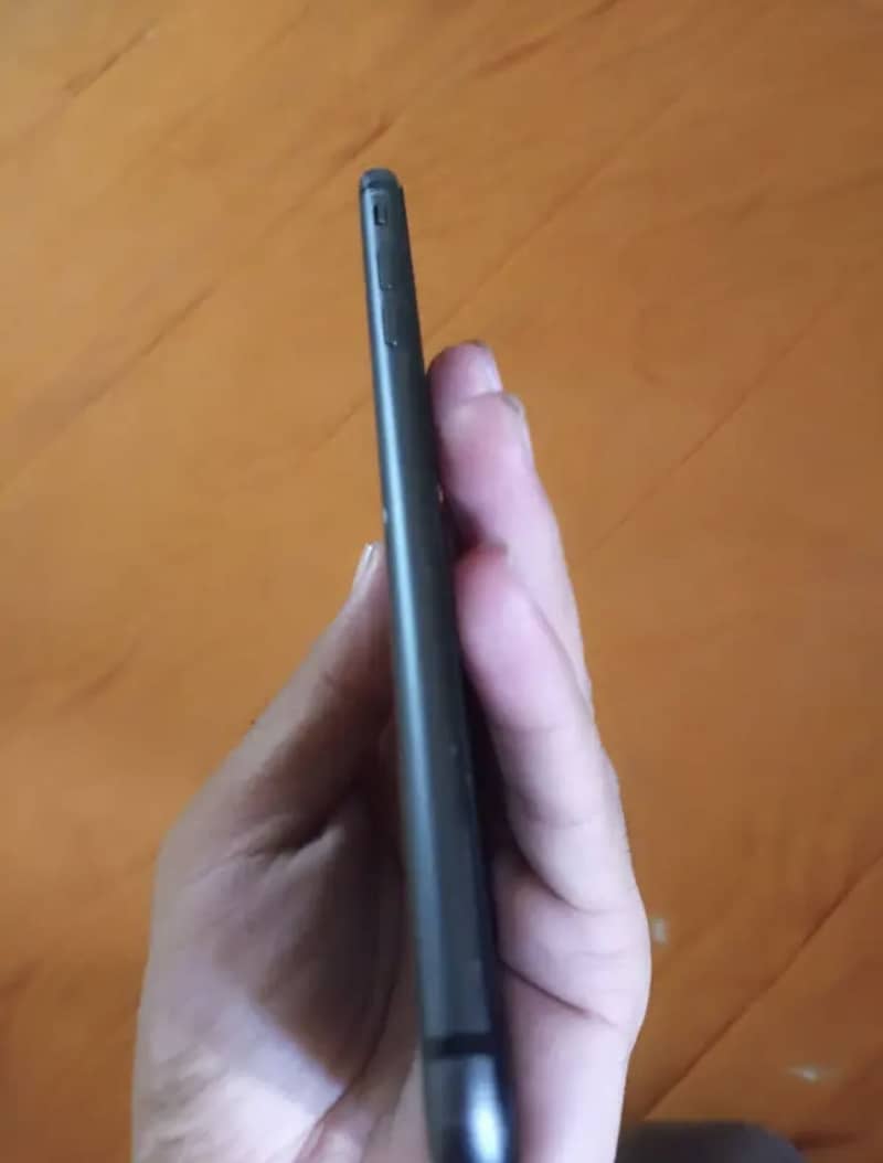 Apple iPhone 8 Plus 1
