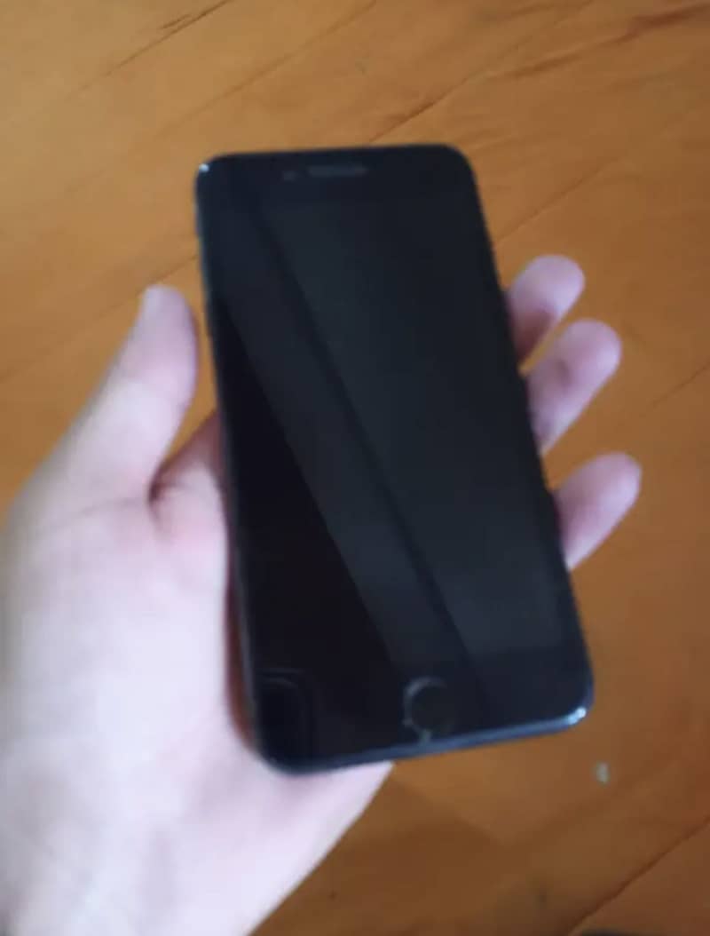 Apple iPhone 8 Plus 3