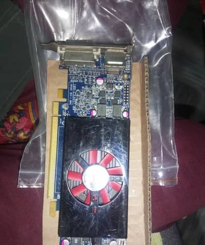 AMD Radeon HD7570 1GB DDR5 128BIT. Cash On Delivery Ho Skti Hai.