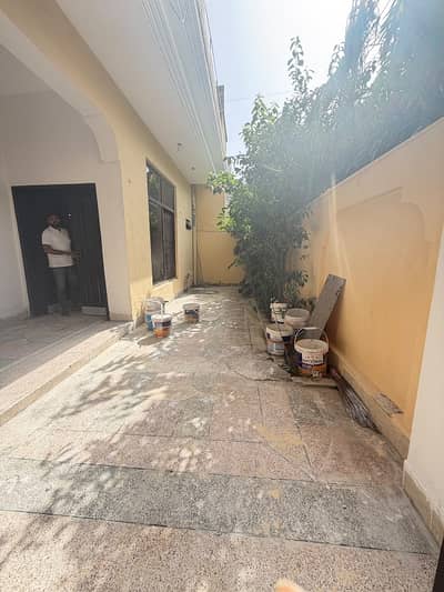 10 Marla Ground portion for Rent(Railway colony)