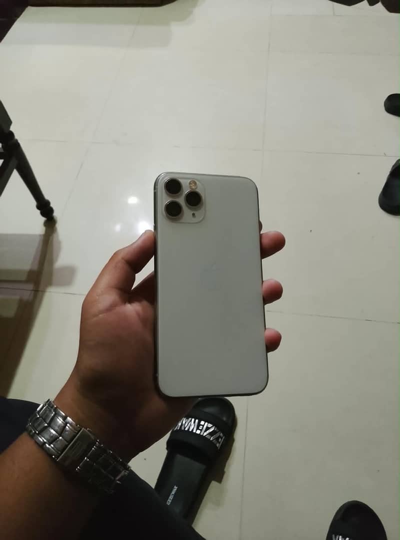 Apple iPhone 11 Pro 2