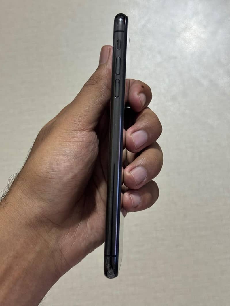 Apple iPhone XS Max 1