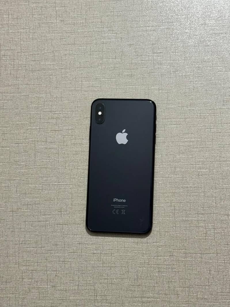 Apple iPhone XS Max 7