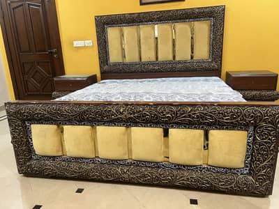 Bed+ side tables