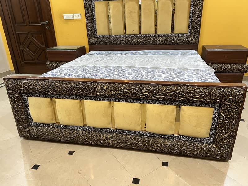 Bed+ side tables 1