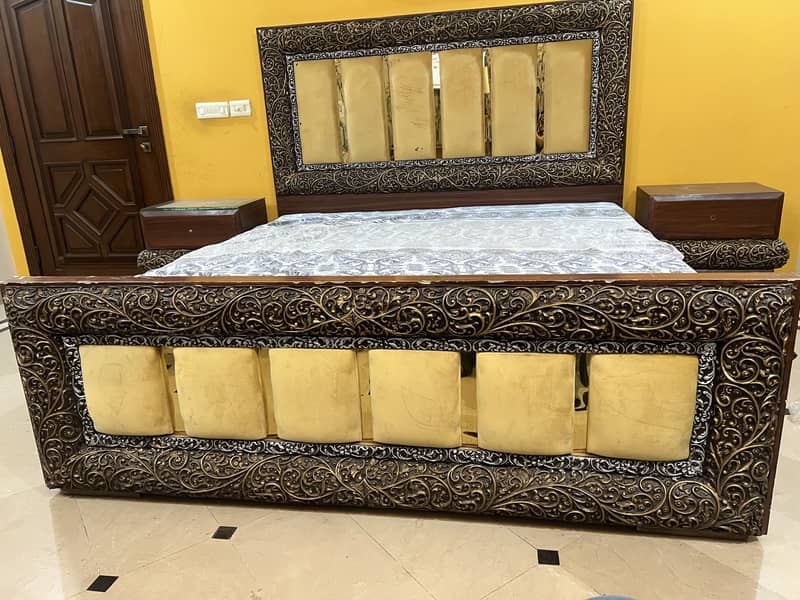 Bed+ side tables 2