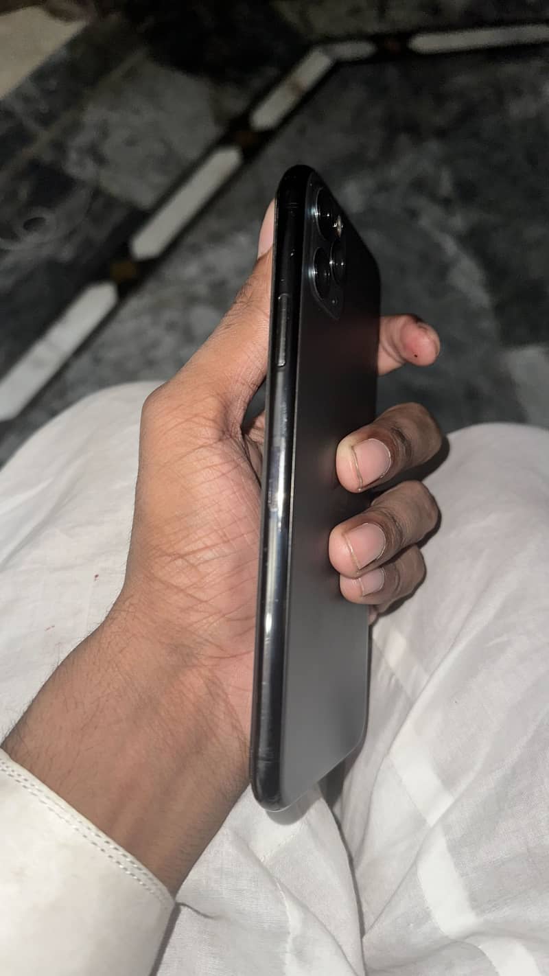 Apple iPhone 11 Pro Max 5