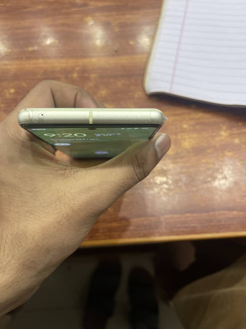 Google Pixel 7 4