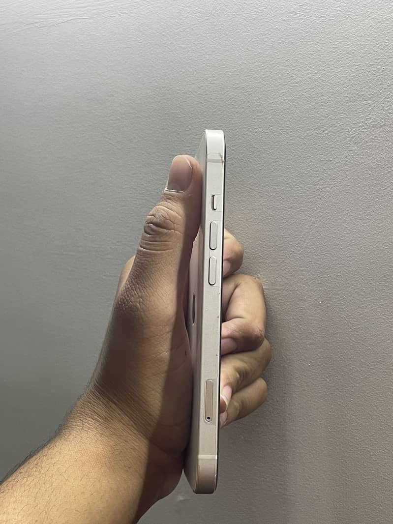 Apple iPhone 13 1