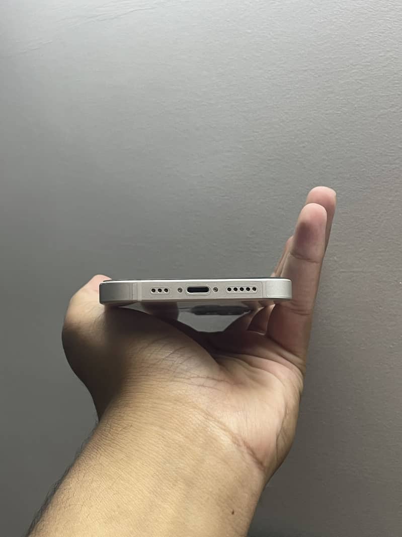 Apple iPhone 13 2