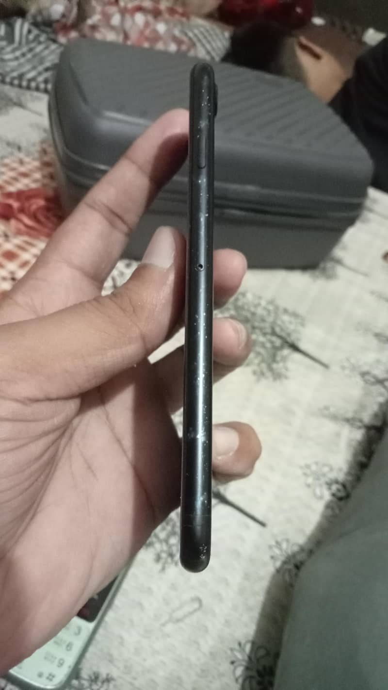 Apple iPhone 7 2