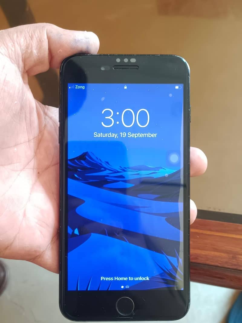 Apple iPhone 7 Plus 1