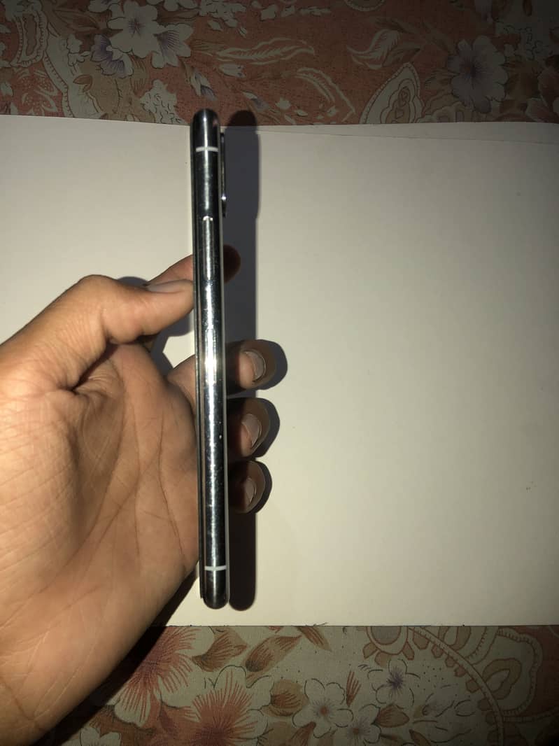 Apple iPhone X 3