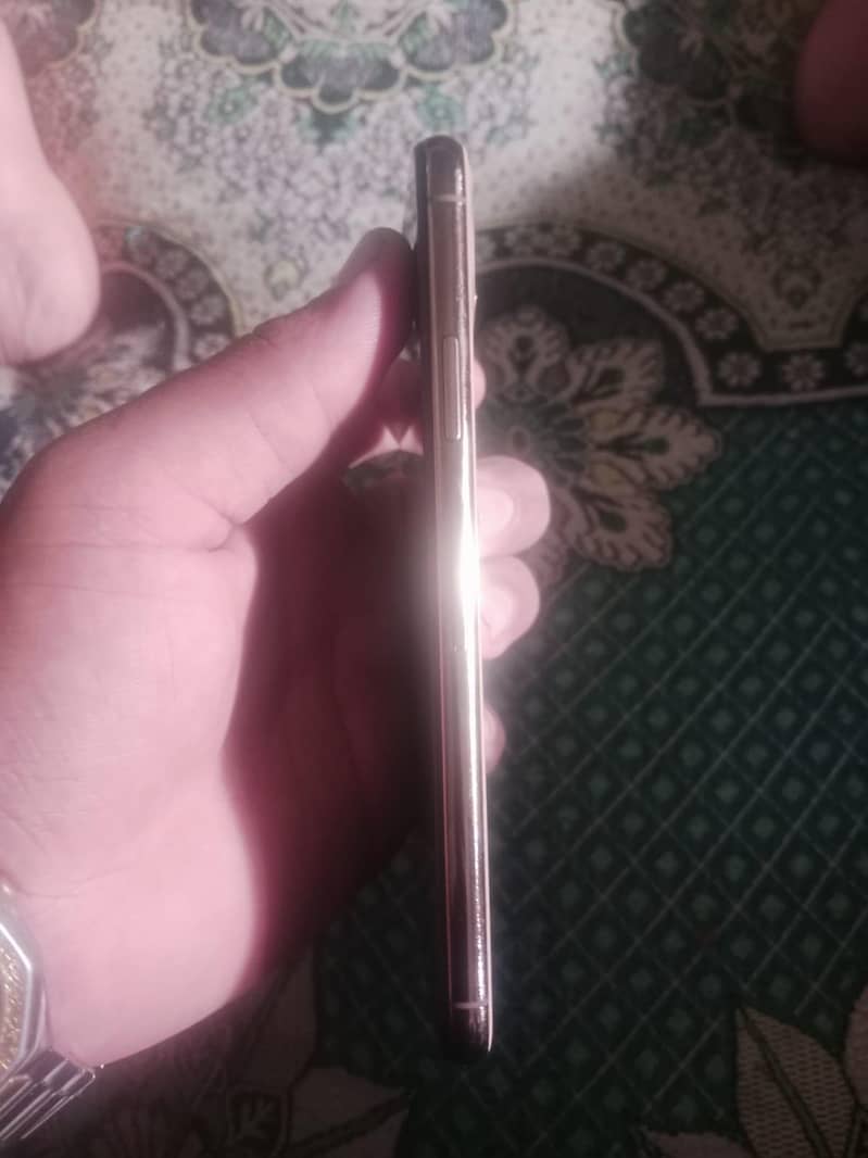 Apple iPhone 11 Pro Max 1