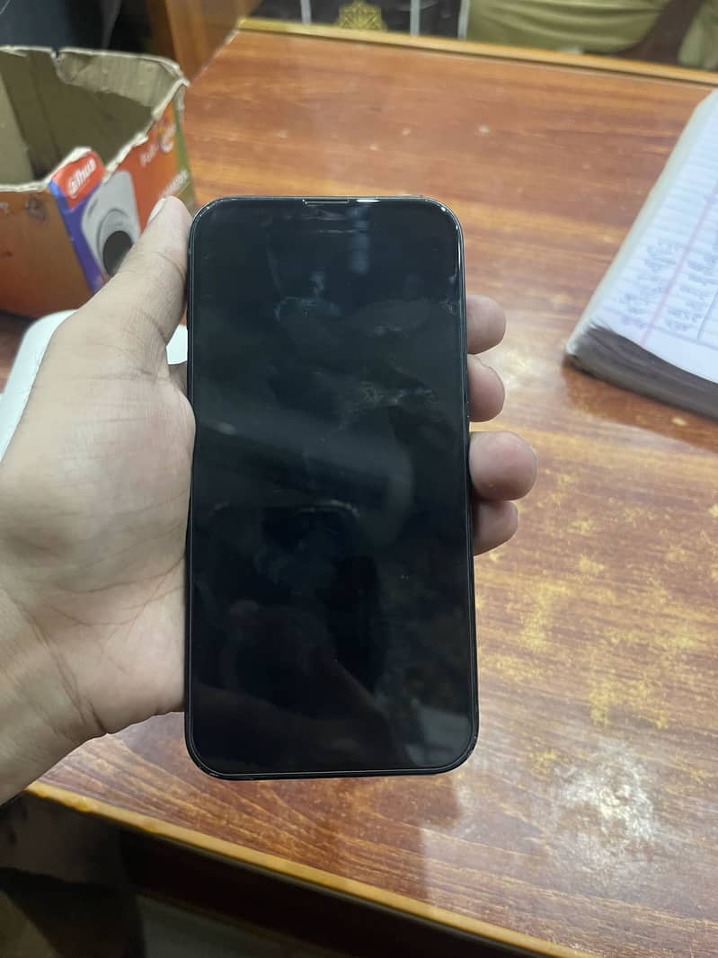 Apple iPhone 13 1