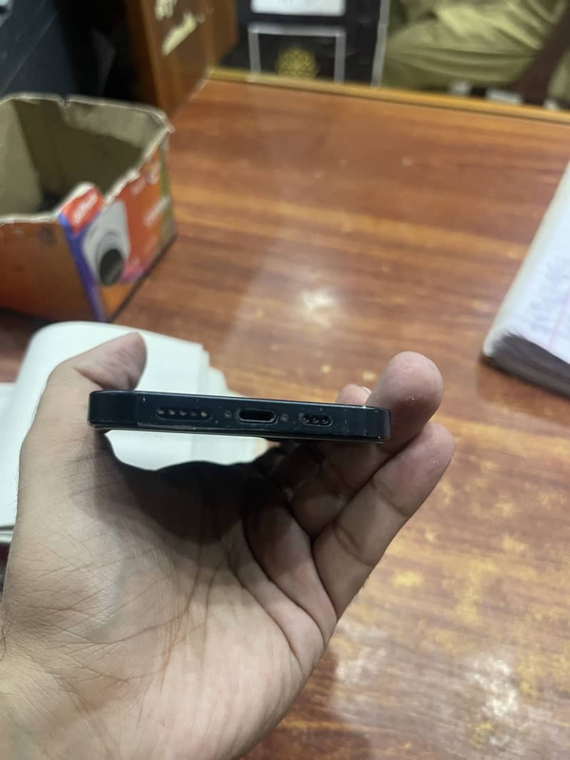 Apple iPhone 13 3