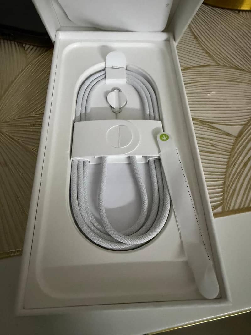 iPhone 17 pro max 4
