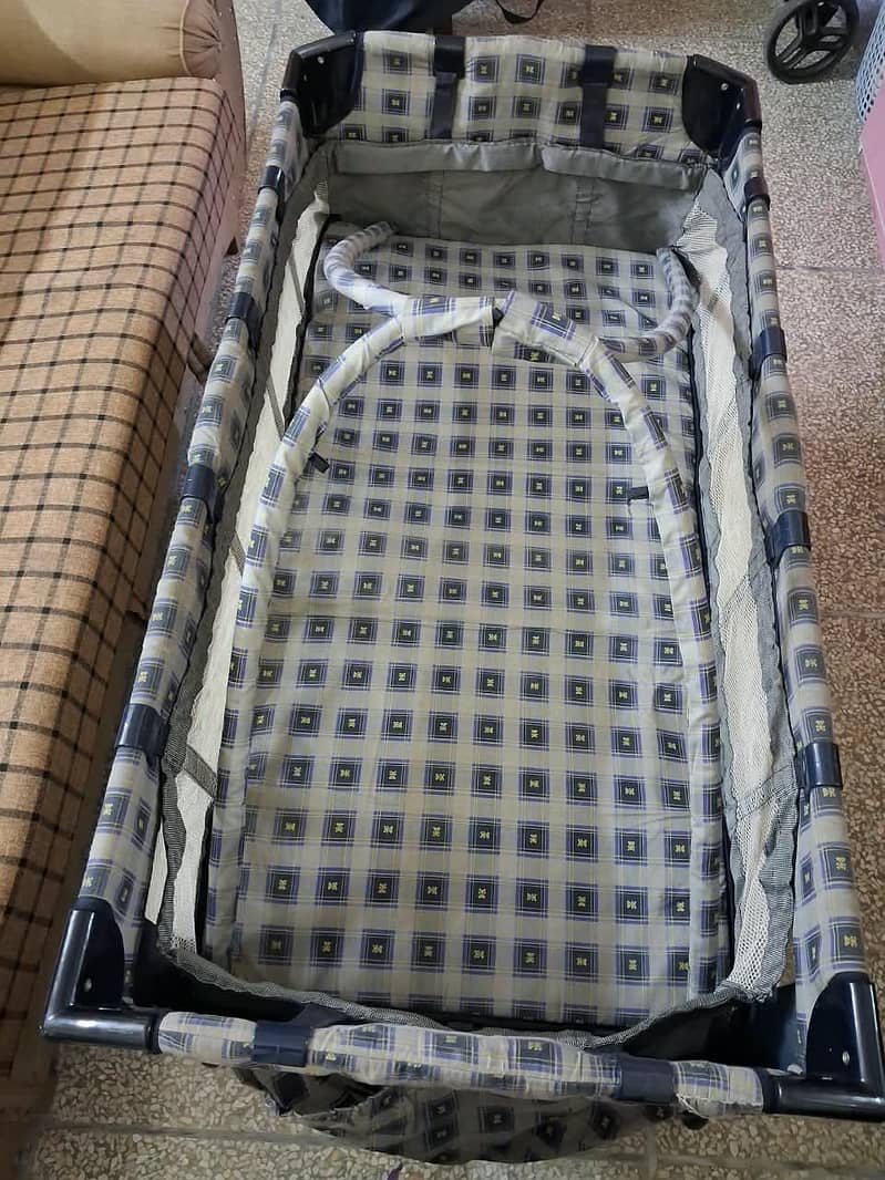 Baby cot 1