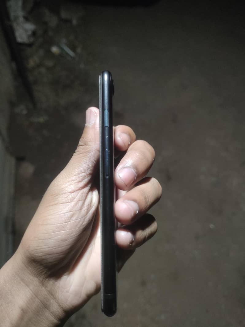 Apple iPhone 7 1