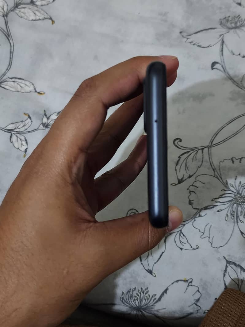 Samsung Mobile A12 3