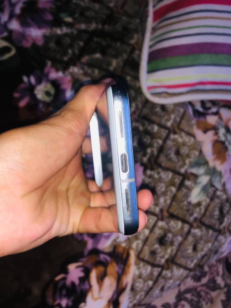 Google Pixel 8 7