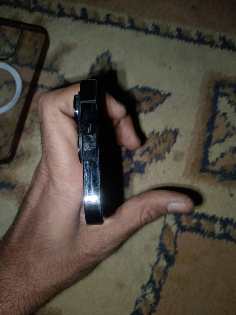Apple iPhone 14 Pro 2