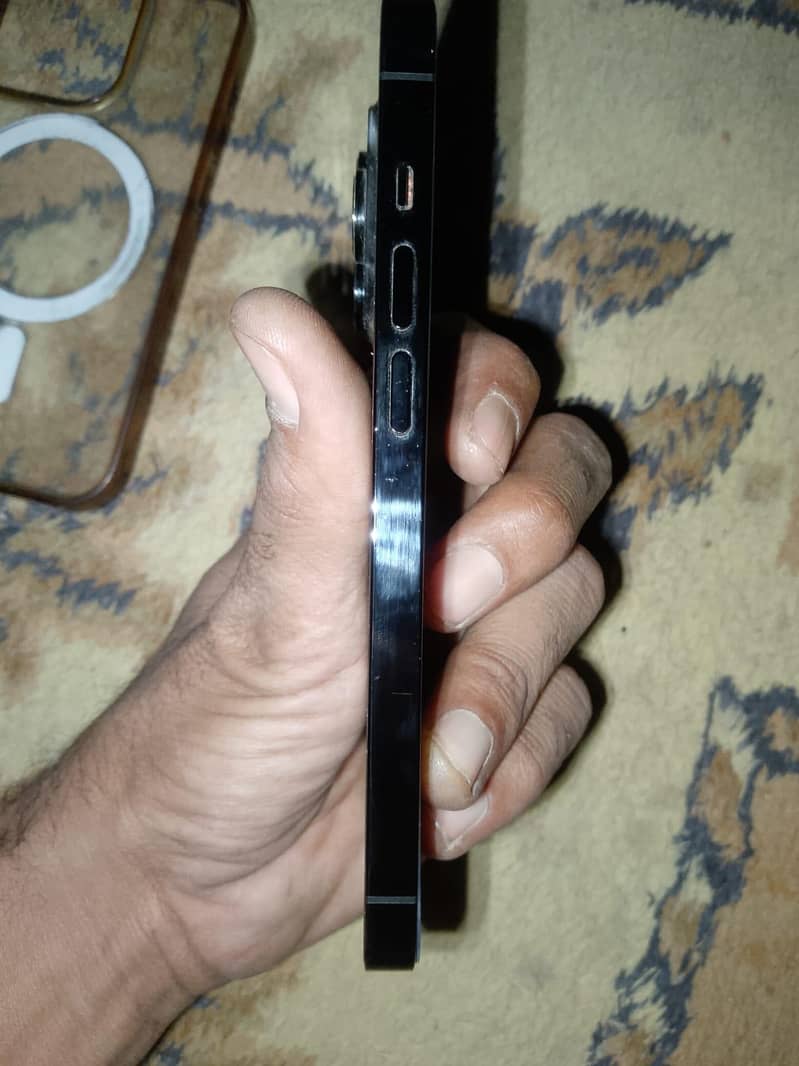 Apple iPhone 14 Pro 4