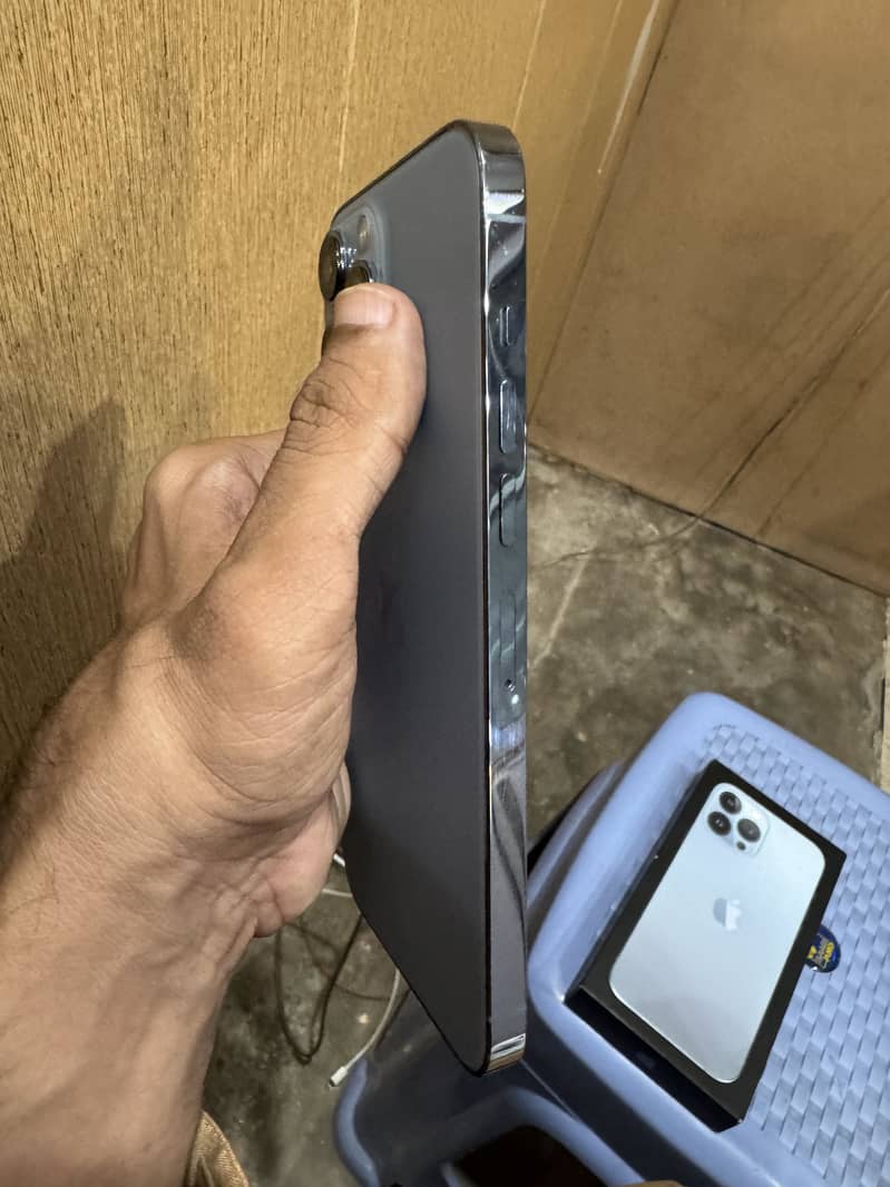 iPhone 13 Pro Max 4