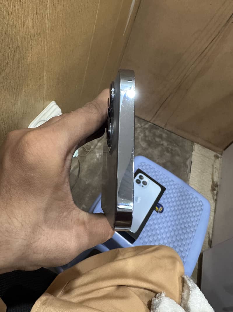 iPhone 13 Pro Max 6