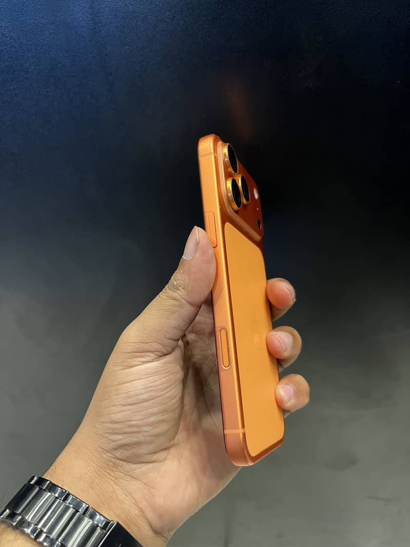 Apple iPhone 17 Pro Max 2
