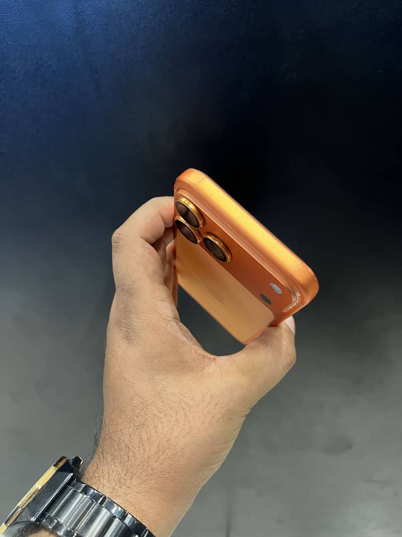 Apple iPhone 17 Pro Max 4