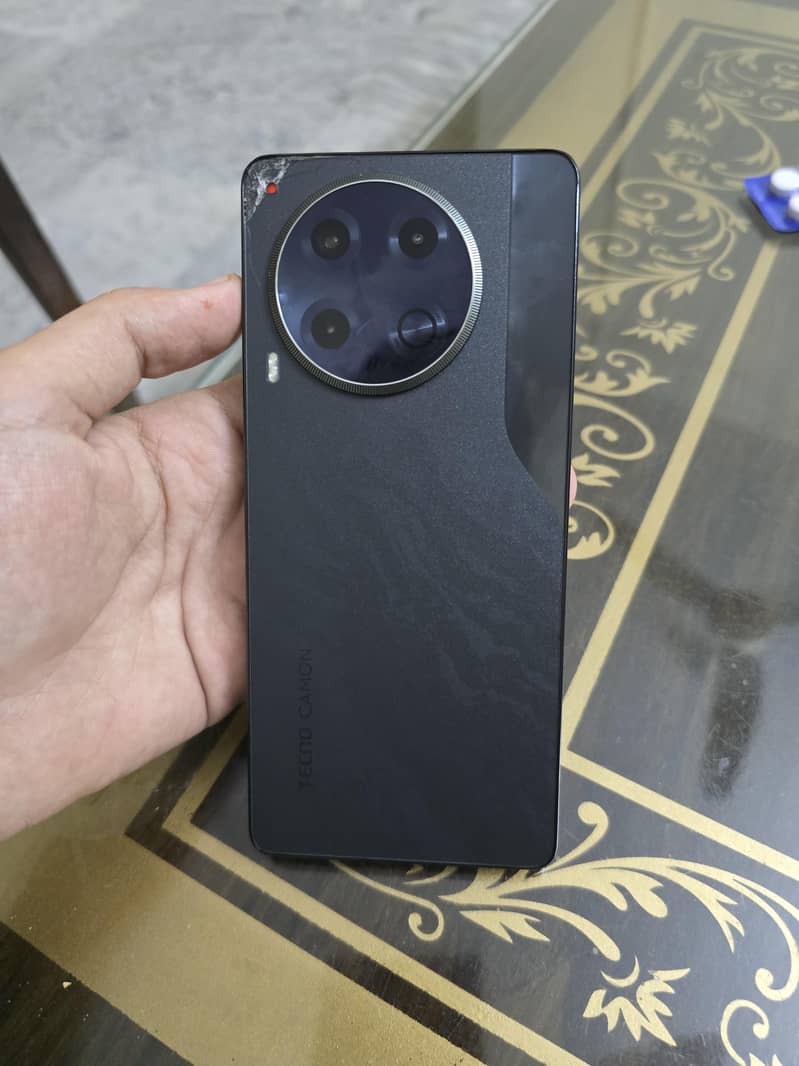 Tecno camon 30 2