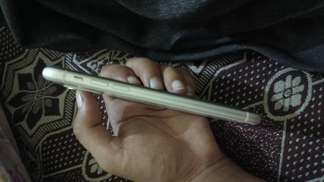 Apple iPhone 11 2