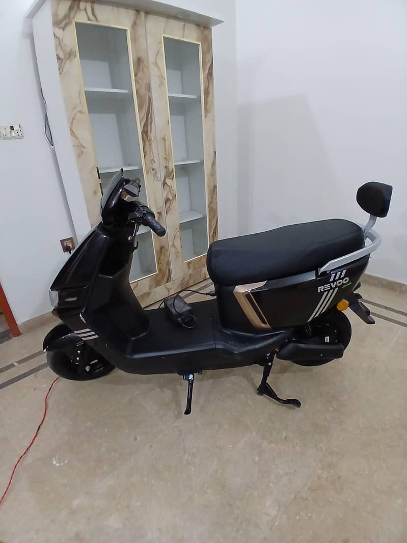 REVOO A12 LFP 4