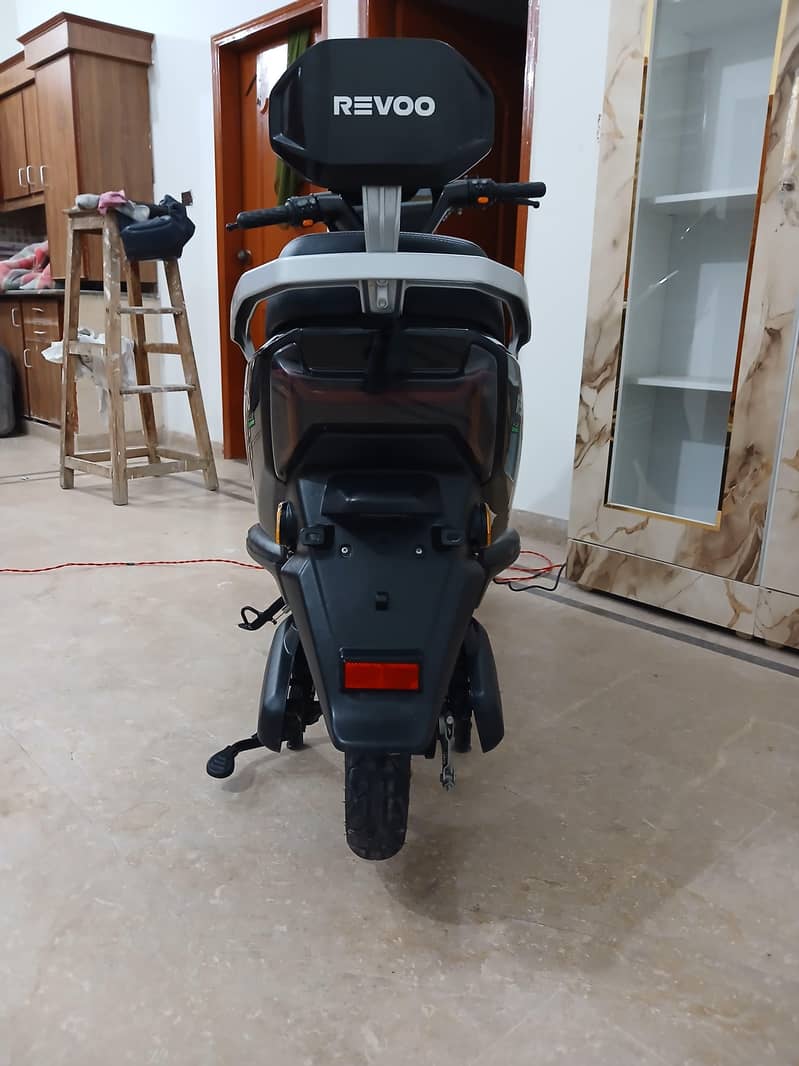 REVOO A12 LFP 7