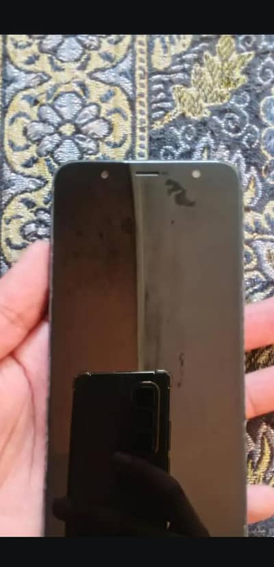 Samsung Mobile J8
