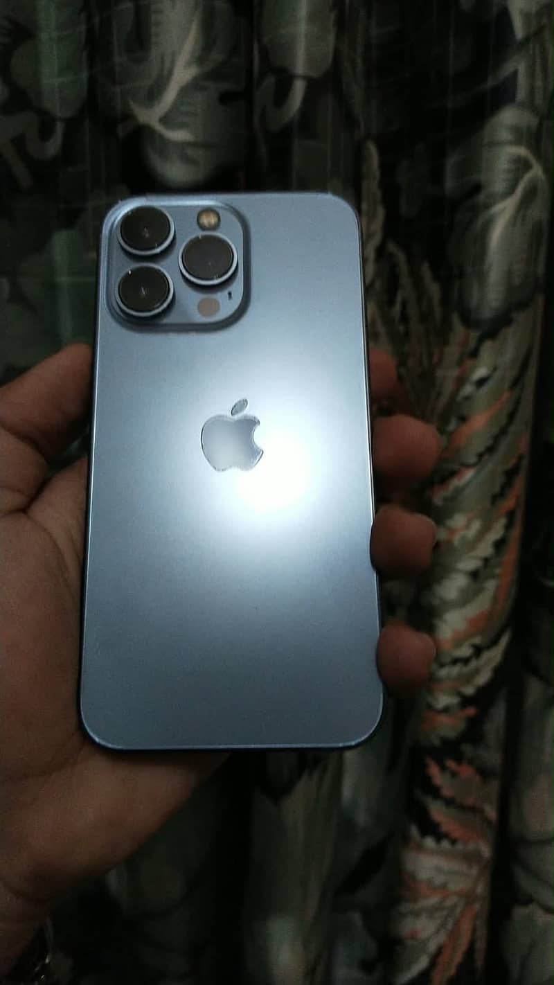 Apple iPhone 13 Pro 2
