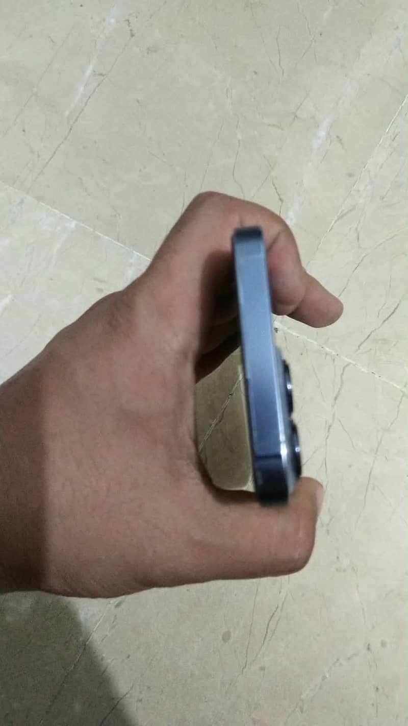 Apple iPhone 13 Pro 8