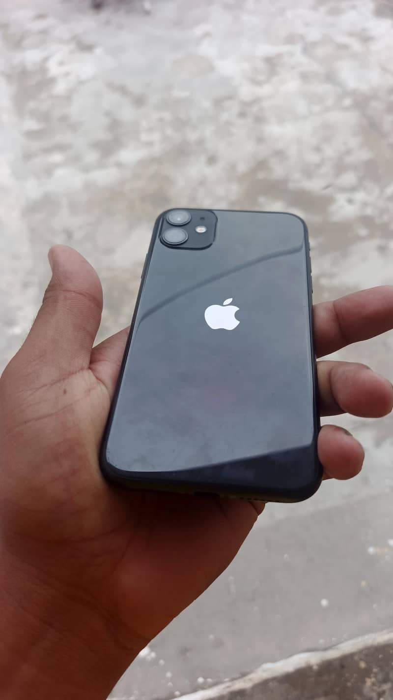Apple iPhone 11 3