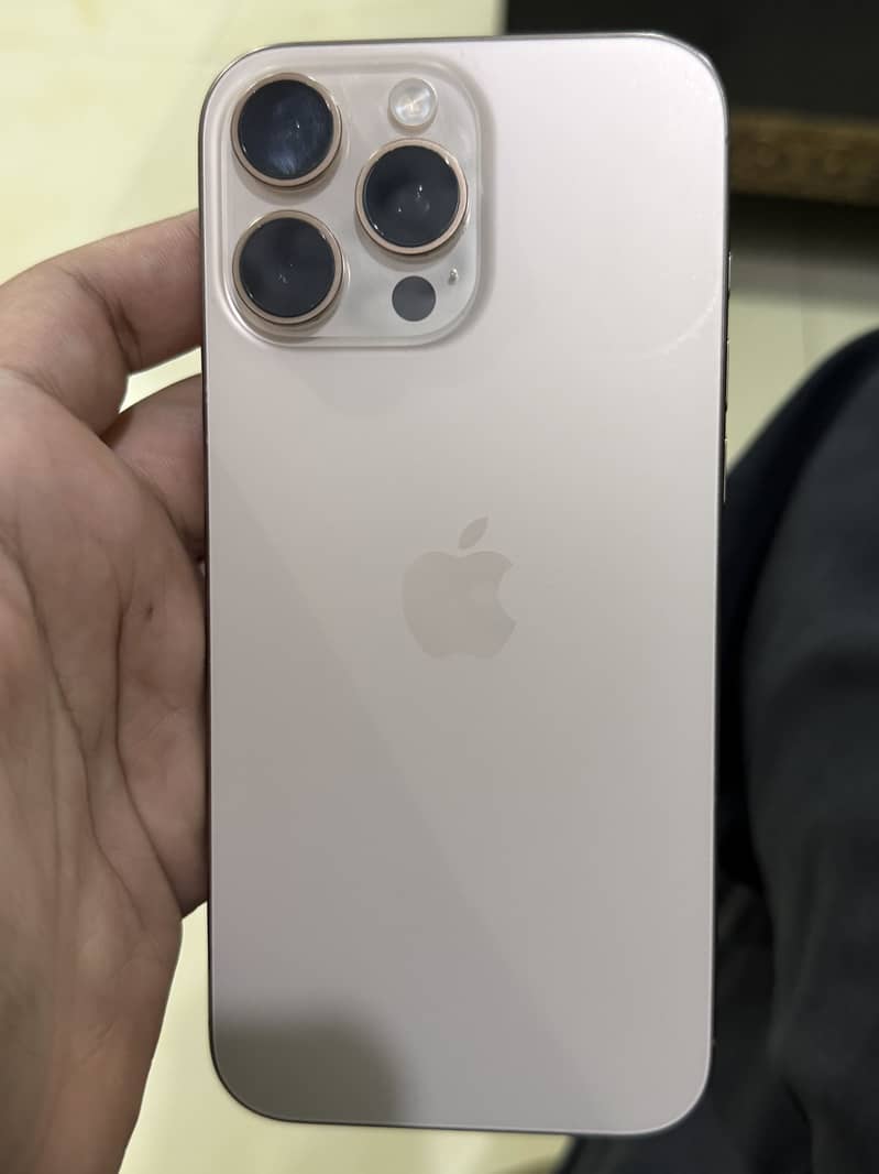 Apple iPhone 16 Pro Max 3