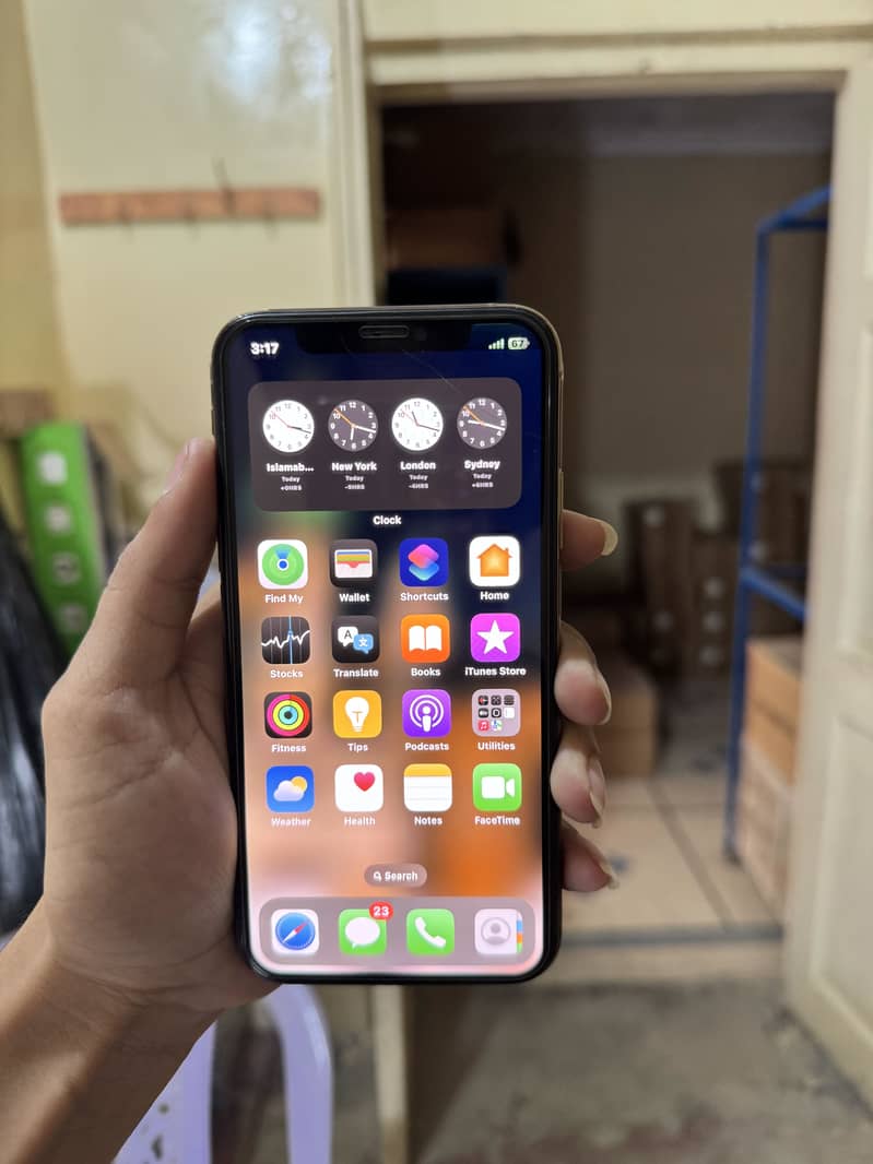 Apple iPhone XS 0