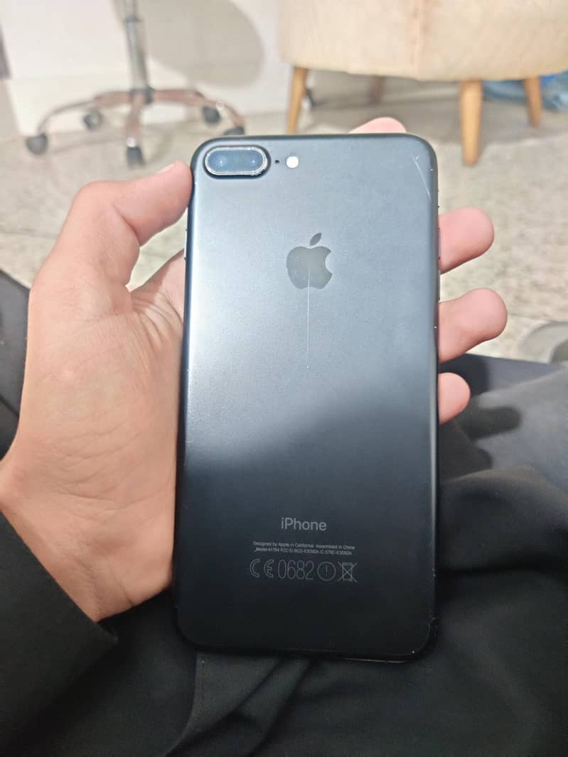 Apple iPhone 7 Plus 1