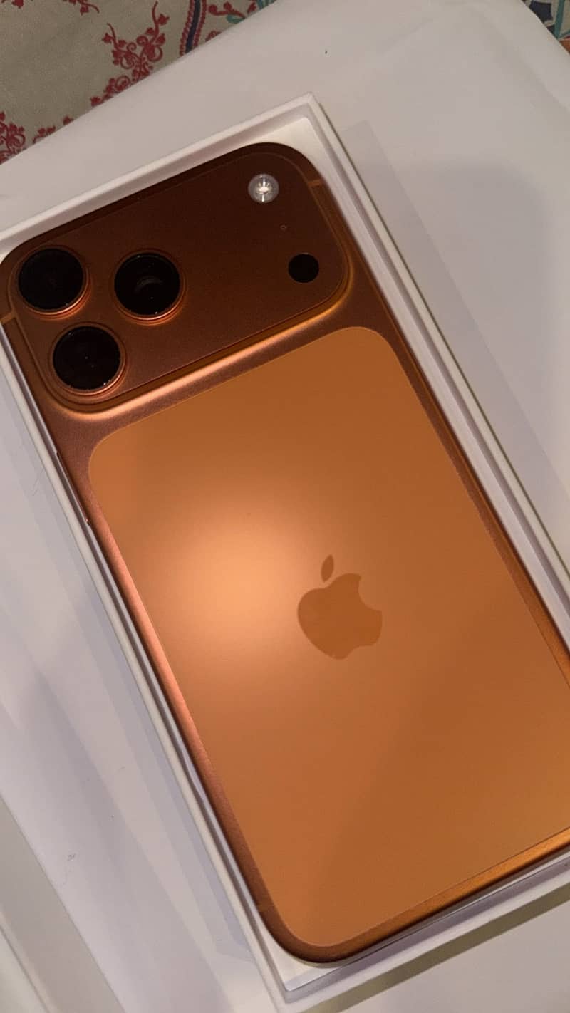 Apple iPhone 17 Pro Max 3